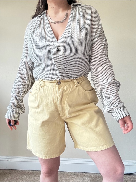 Crazy Horse By Liz Claiborne Pants - Vintage Crazy Horse High-Waist Soft Yellow Women’s Bermuda Shorts